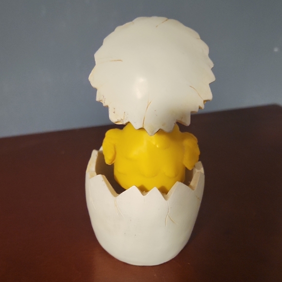 Bobble Head Yellow Duckling Figurine in Eggshell - Picture 2 of 7